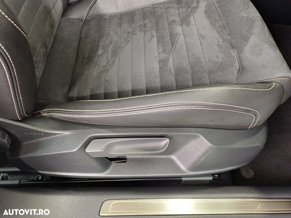 Volkswagen Passat 2.0 TDI DSG Highline - 27