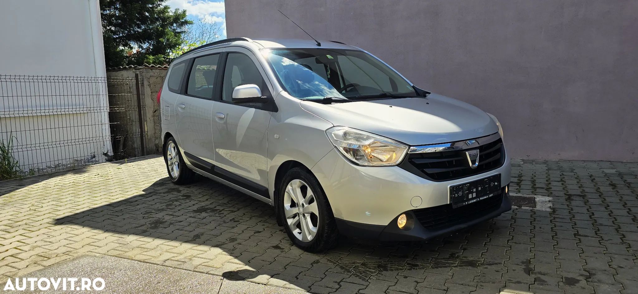 Dacia Lodgy dCi 110 Celebration - 1