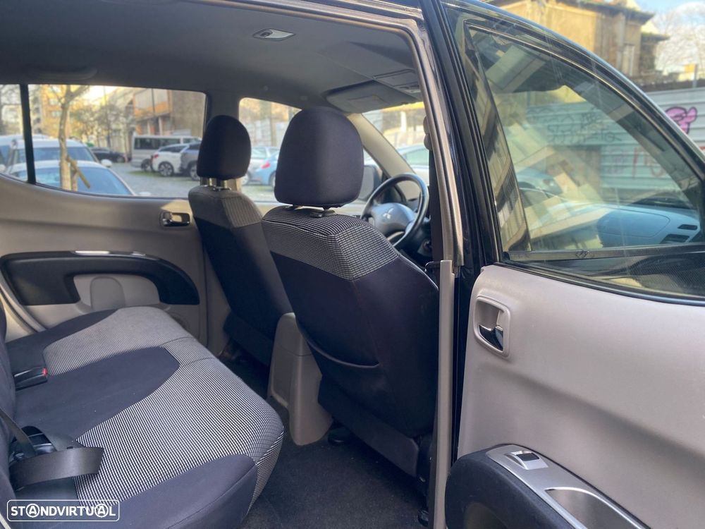 Mitsubishi L200 Pick Up 4x4 Intense Cabine Dupla - 24