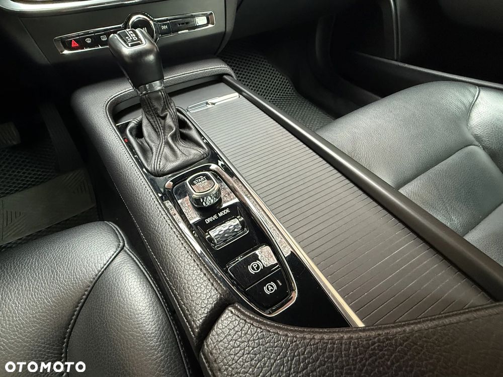 Volvo S90 D4 Momentum - 39