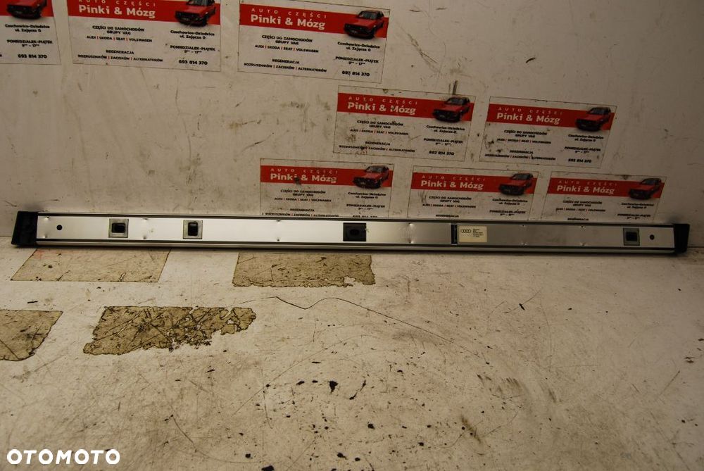 SZYNA BAGAŻNIKA PRAWA 4L0863556C AUDI Q7 2008R. - 2