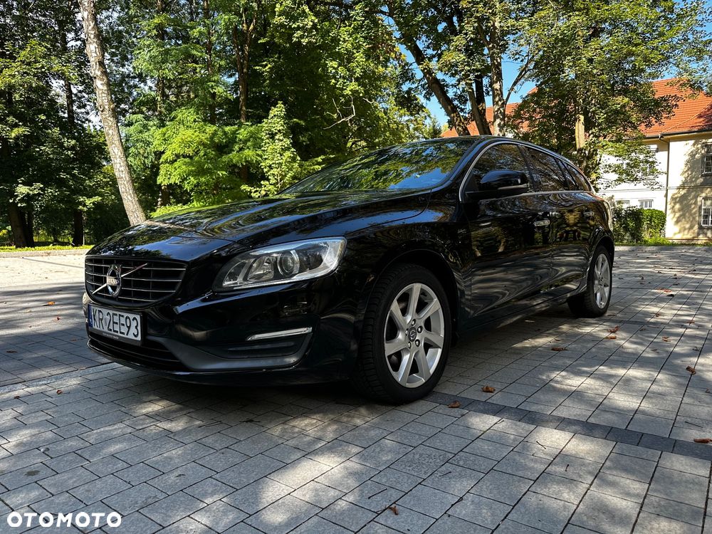 Volvo V60 D4 Momentum - 1