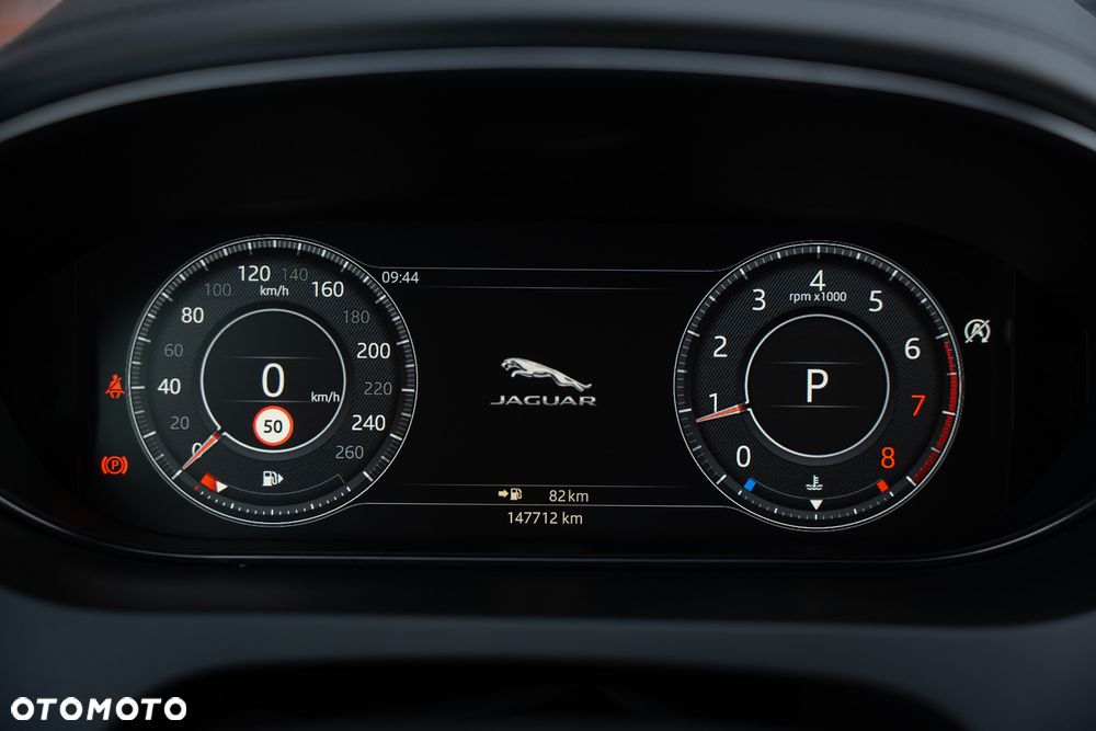 Jaguar E-Pace P200 AWD SE - 38