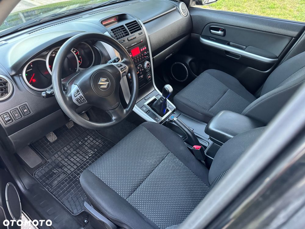 Suzuki Grand Vitara 2.0 Comfort Family - 22