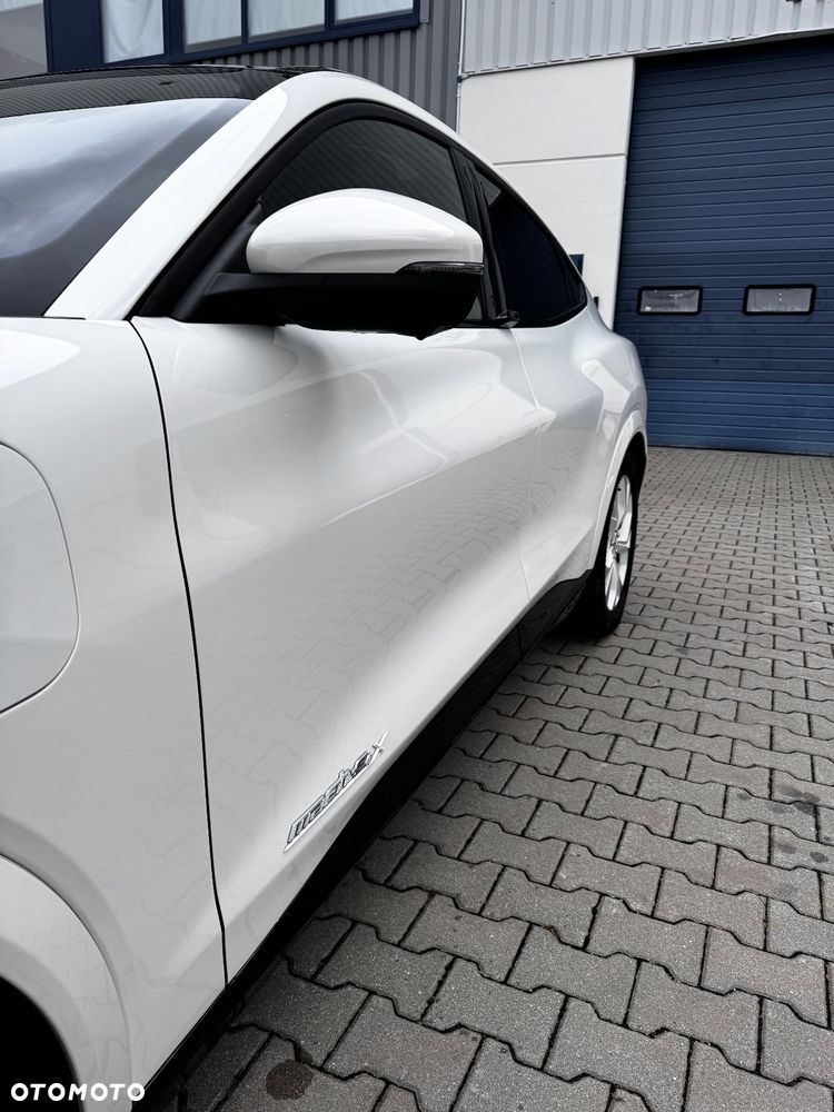 Ford Mustang Mach-E - 9