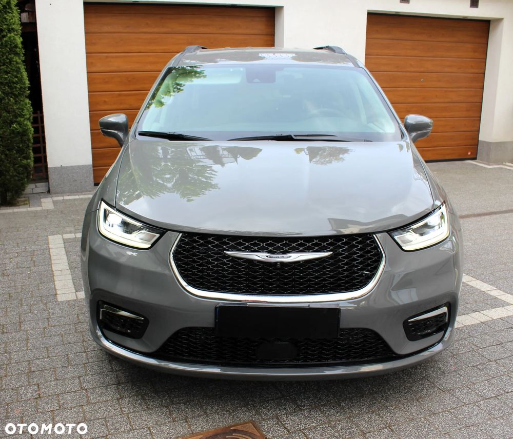 Chrysler Pacifica - 24