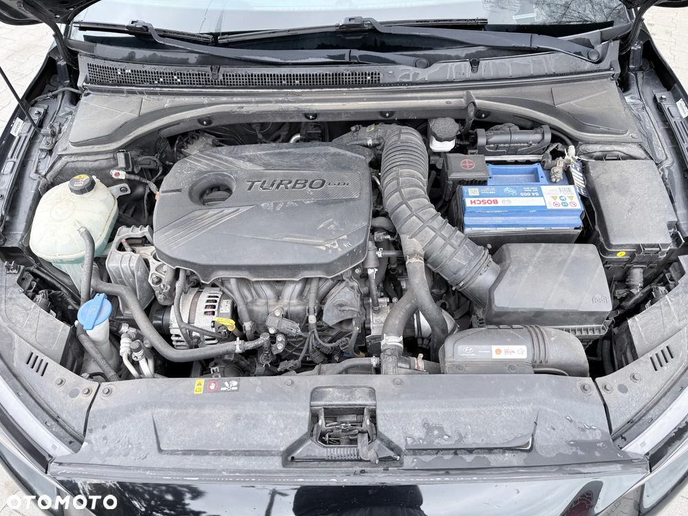 Hyundai Veloster - 8