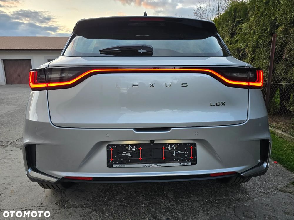 Lexus LBX FWD Original Edition - 6