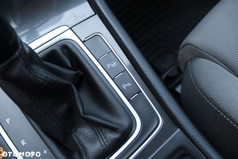 Volkswagen Golf 2.0 TDI R-Line DSG - 16