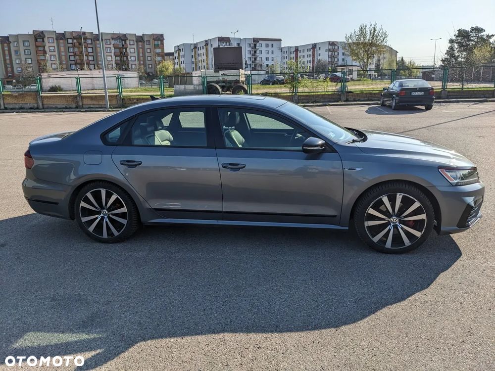 Volkswagen Passat - 3