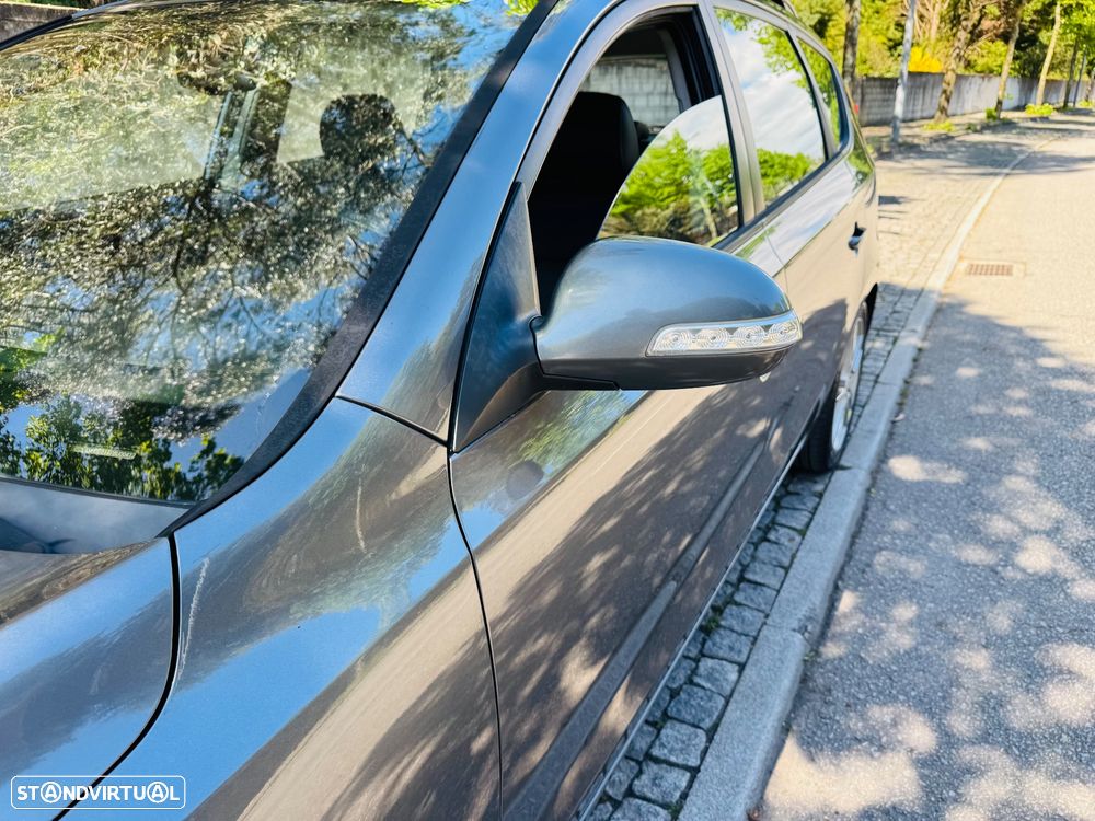 Hyundai i30 1.6 CRDI Blue Comfort - 14