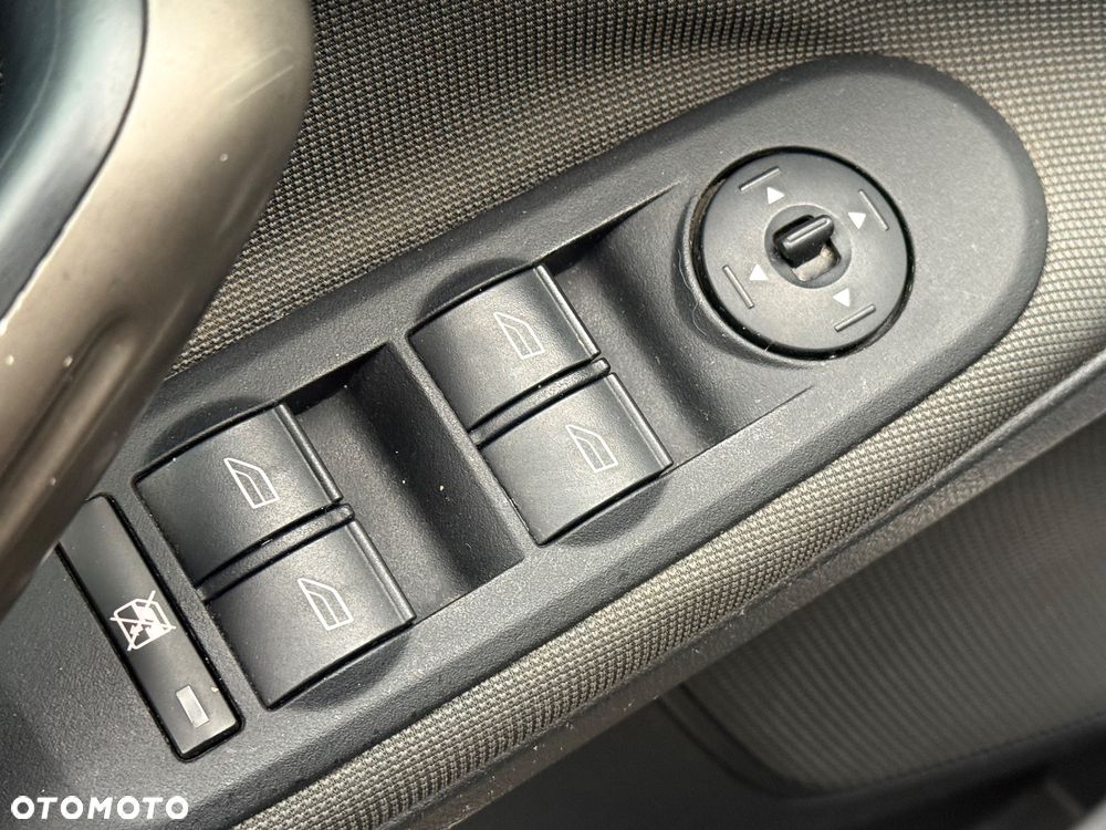 Ford S-Max 2.0 Titanium - 12