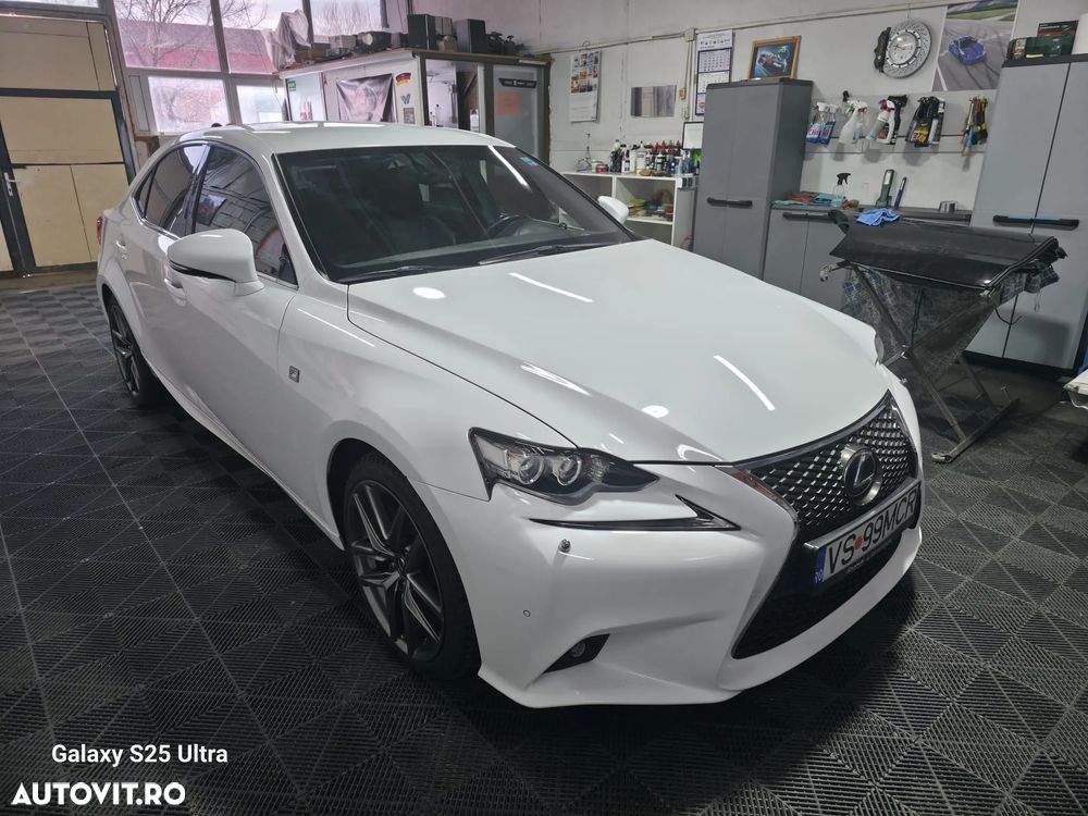 Lexus Seria IS 300h Aut. F Sport - 4