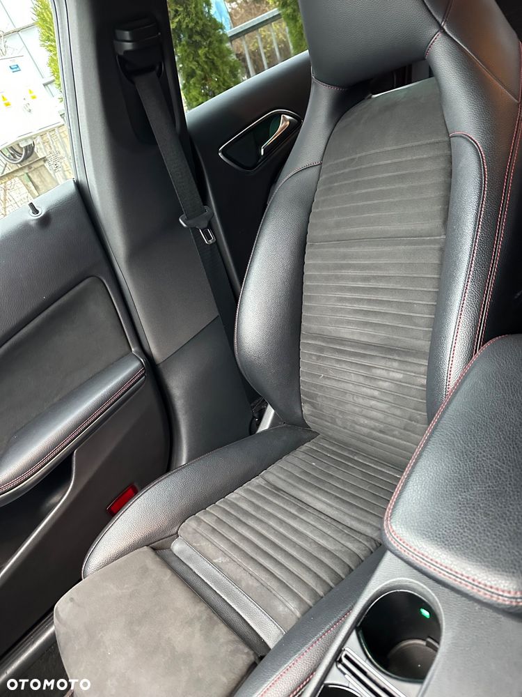 Mercedes-Benz CLA 200 7G-DCT - 16