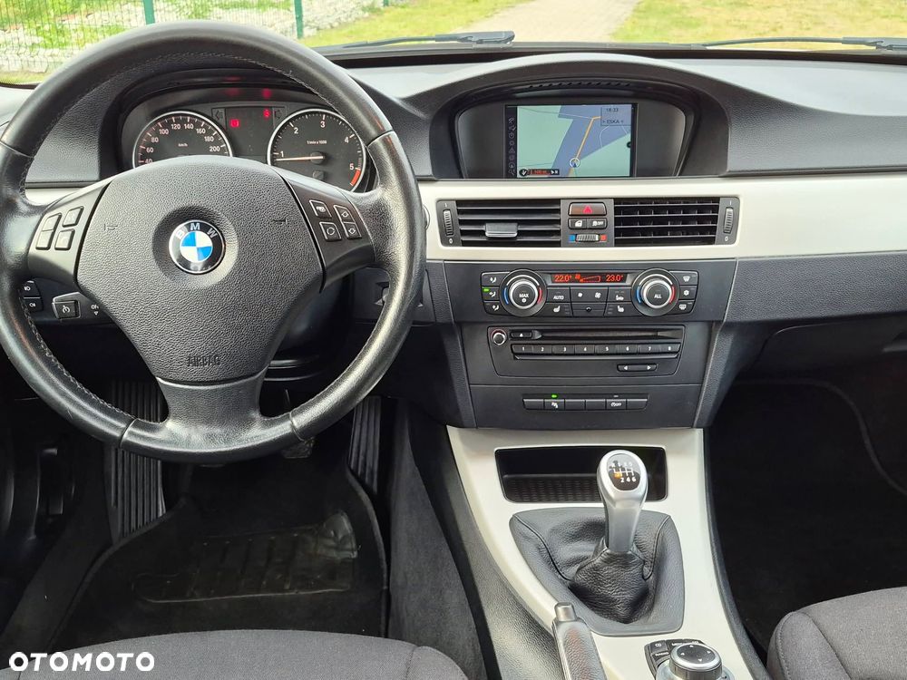 BMW Seria 3 318d - 18