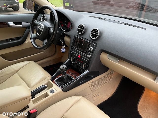 Audi A3 Sportback 1.8 TFSI Ambition - 14