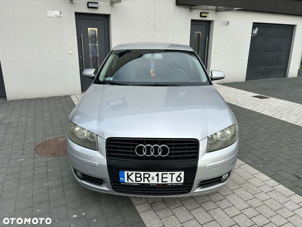 Audi A3 3-drzwiowe 2.0 FSI Attraction - 16