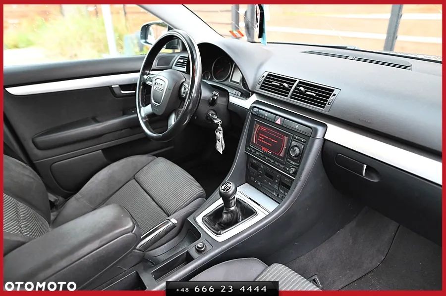 Audi A4 Limousine - 17