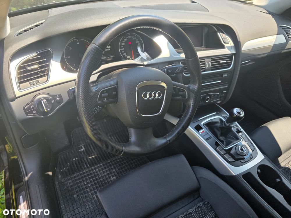 Audi A4 Avant 2.0 TDI - 8
