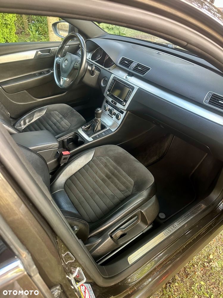 Volkswagen Passat Variant 2.0 TDI BlueMotion Technology Highline - 13