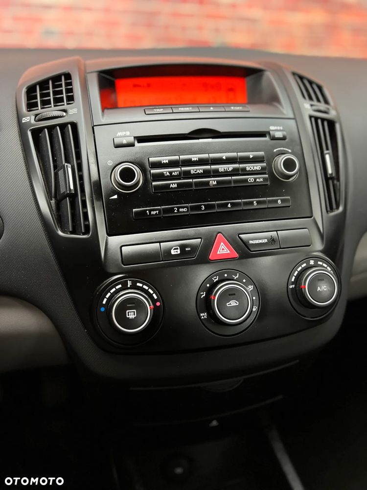 Kia Ceed - 20