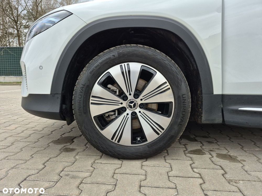 Mercedes-Benz EQB - 10