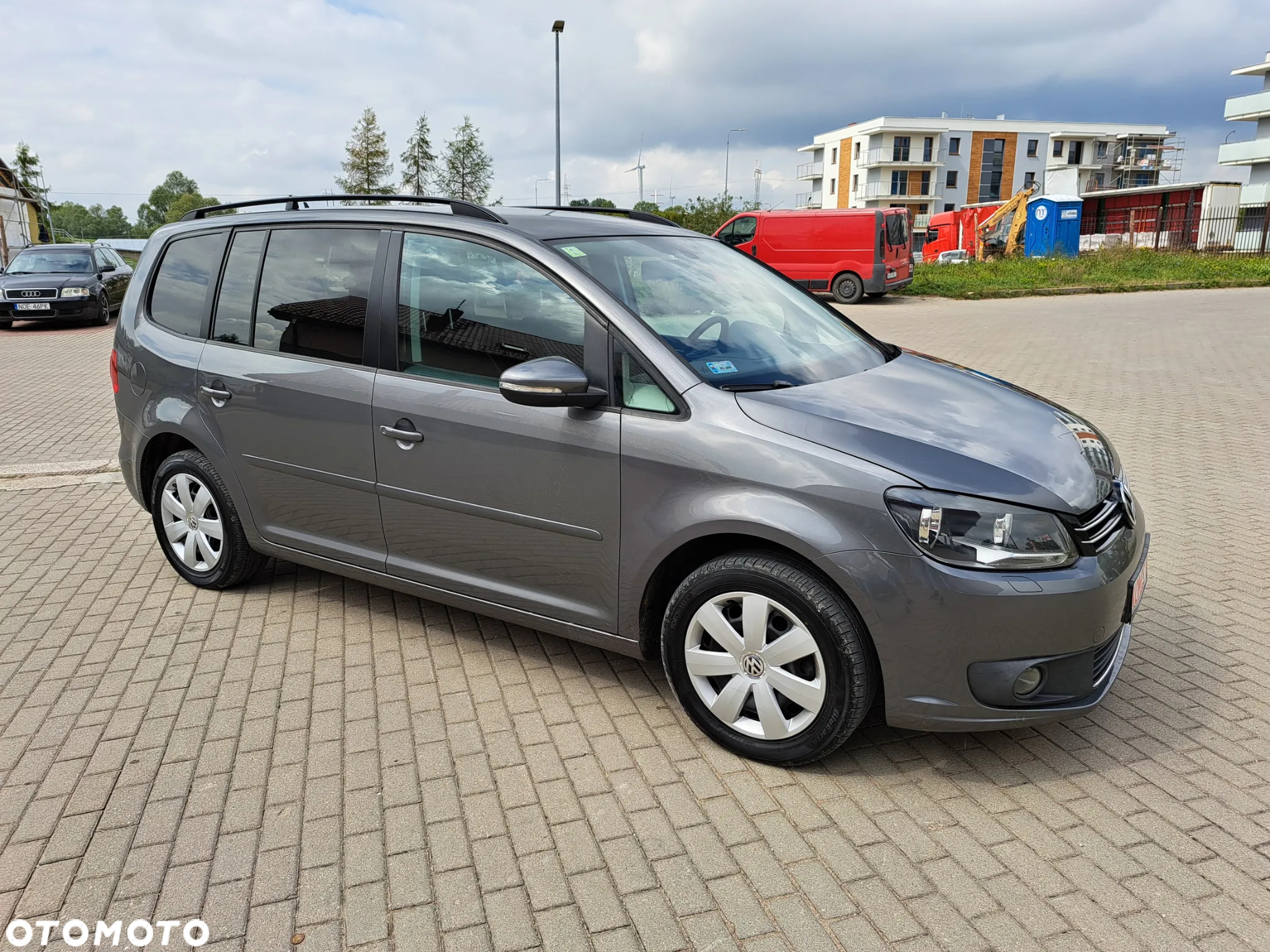 Volkswagen Touran - 2