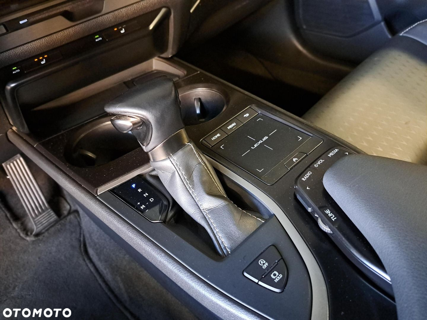 Lexus UX 200 GPF F Impression 2WD - 23