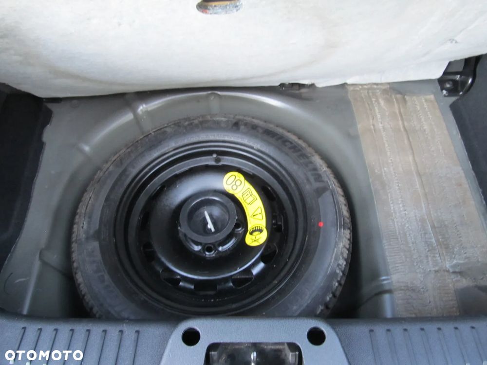 Ford Fiesta 1.25 Celebration - 25
