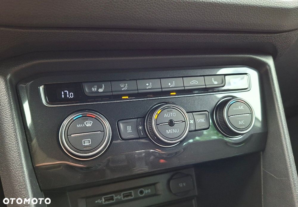 Volkswagen Tiguan - 37