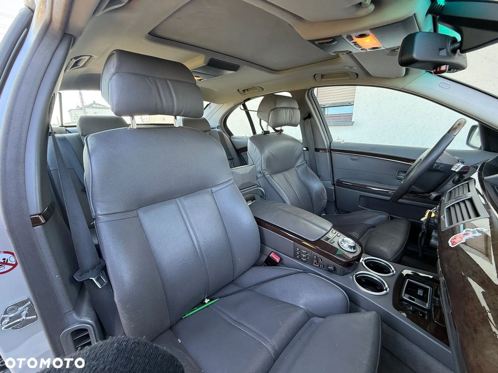 BMW Seria 7 - 34