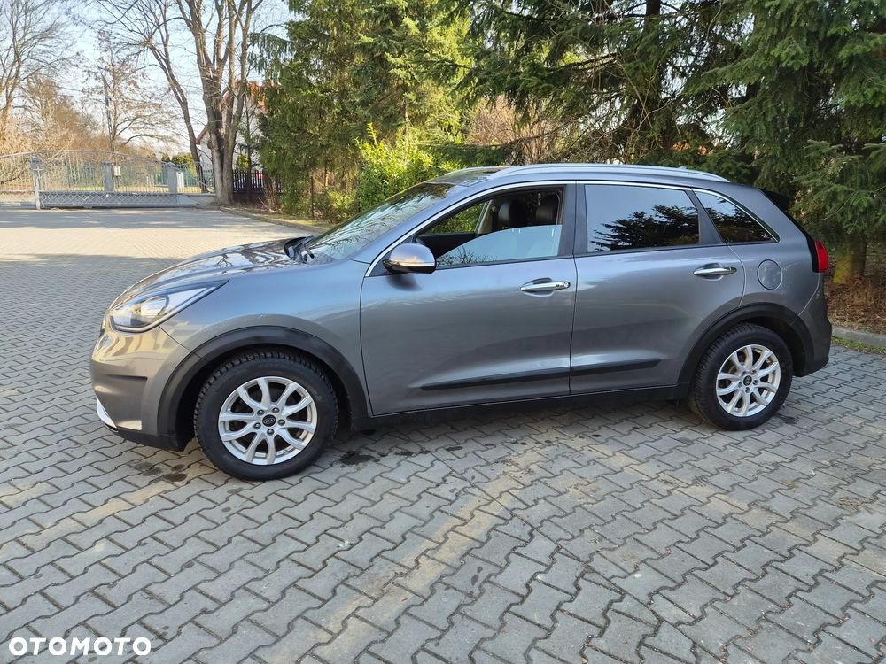 Kia Niro 1.6 GDI Hybrid Business Line - 11