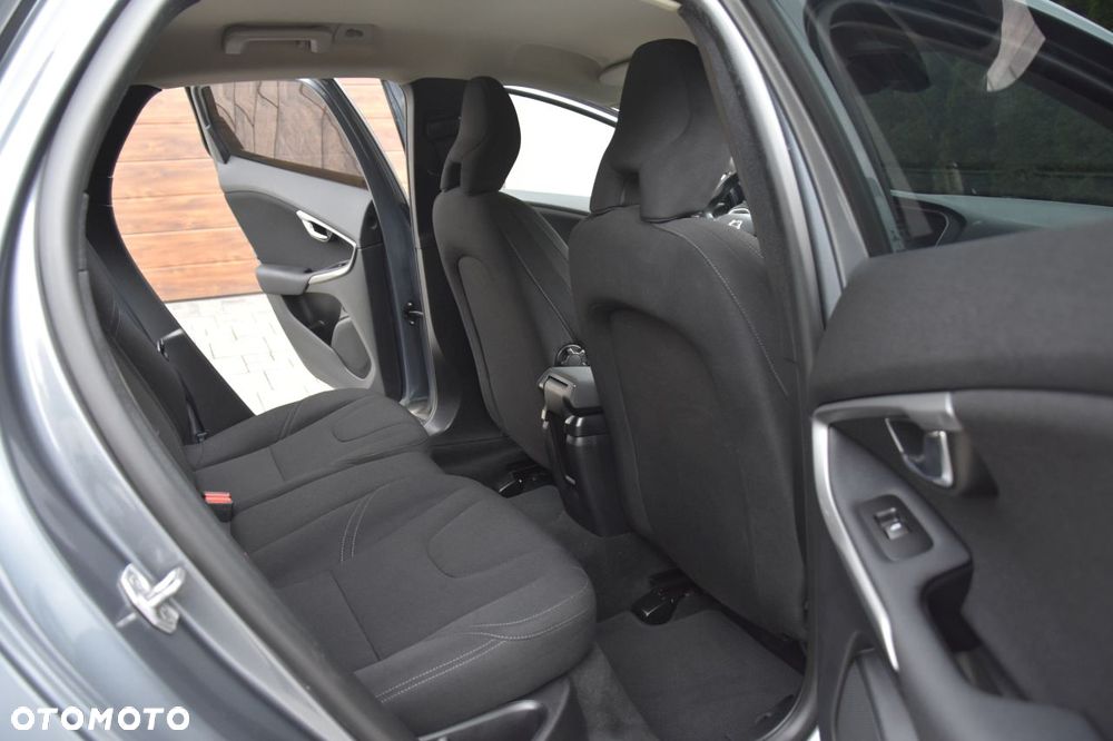 Volvo V40 D2 Geartronic Momentum - 16