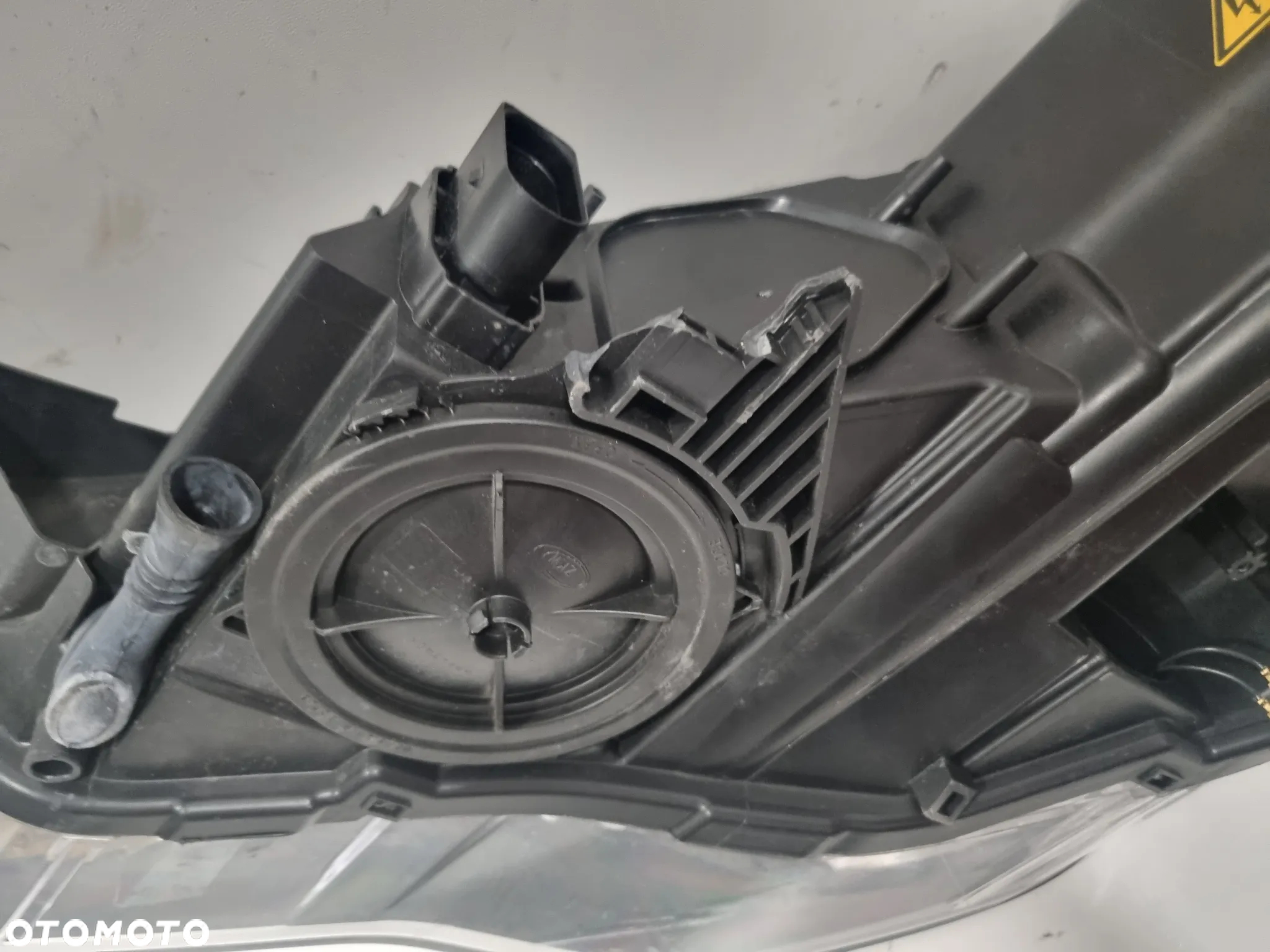 Lampa prawa Reflektor Audi A1 8X Xenon 8X0941006 - 3
