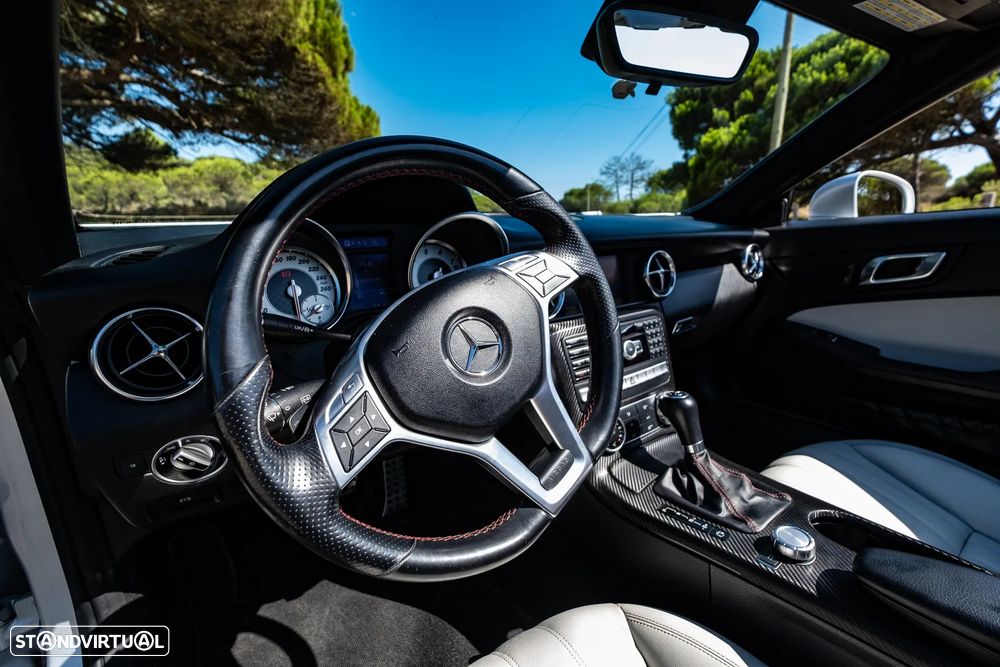 Mercedes-Benz SLK 250 (BlueEFFICIENCY) 7G-TRONIC - 28