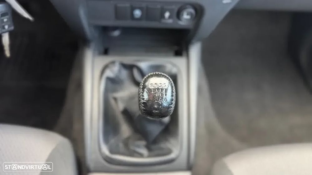 Mitsubishi L-200 Cabine dupla 2WD - 12