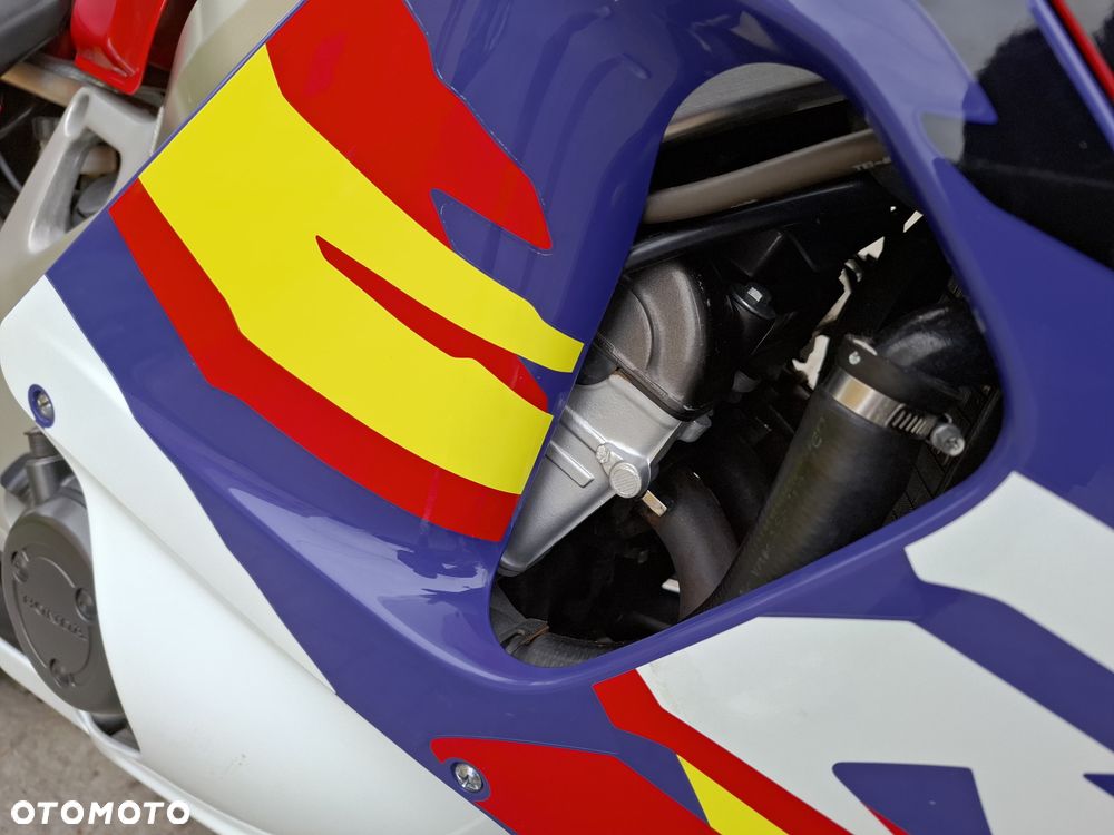 Honda CBR - 27