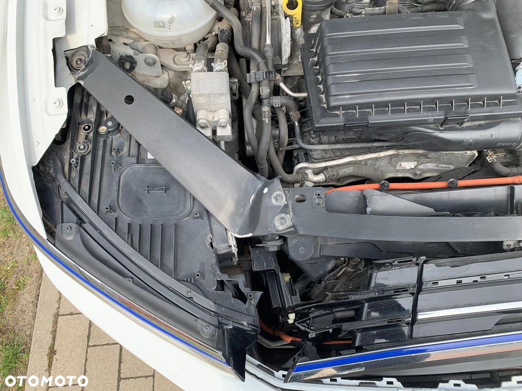 Volkswagen Passat - 14