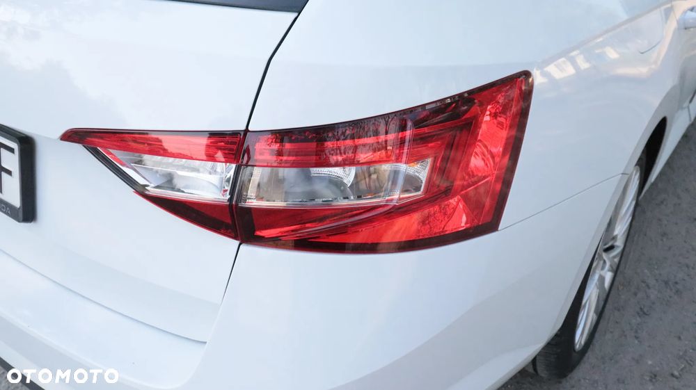 Skoda Superb 2.0 TSI Style DSG - 37