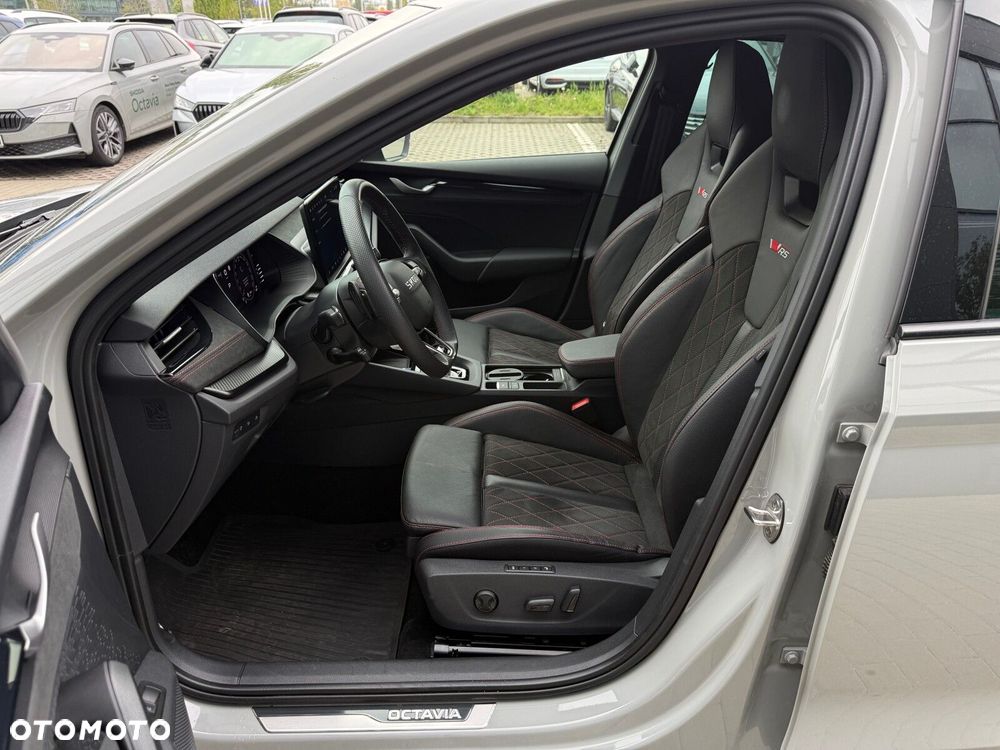 Skoda Octavia 2.0 TSI RS DSG - 11