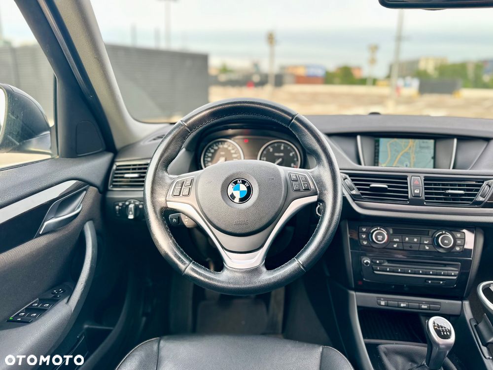 BMW X1 sDrive18d xLine - 19
