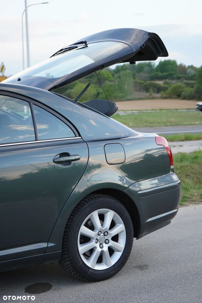 Toyota Avensis 2.0 D-4D Sol Premium - 6