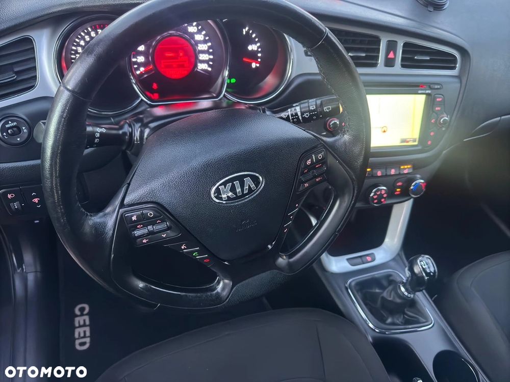 Kia Ceed 1.4 CVVT Dream Team Edition - 13