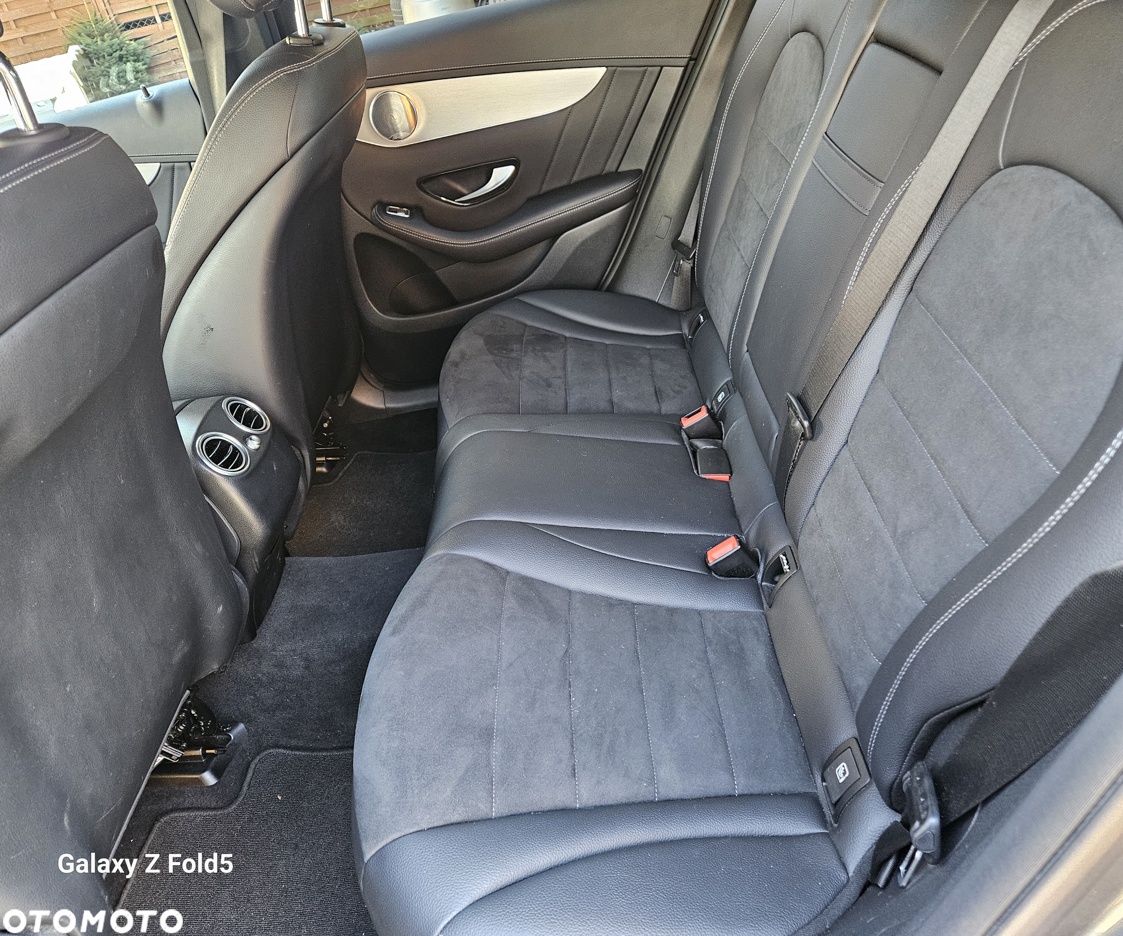 Mercedes-Benz GLC 250 d Coupe 4Matic 9G-TRONIC AMG Line - 24