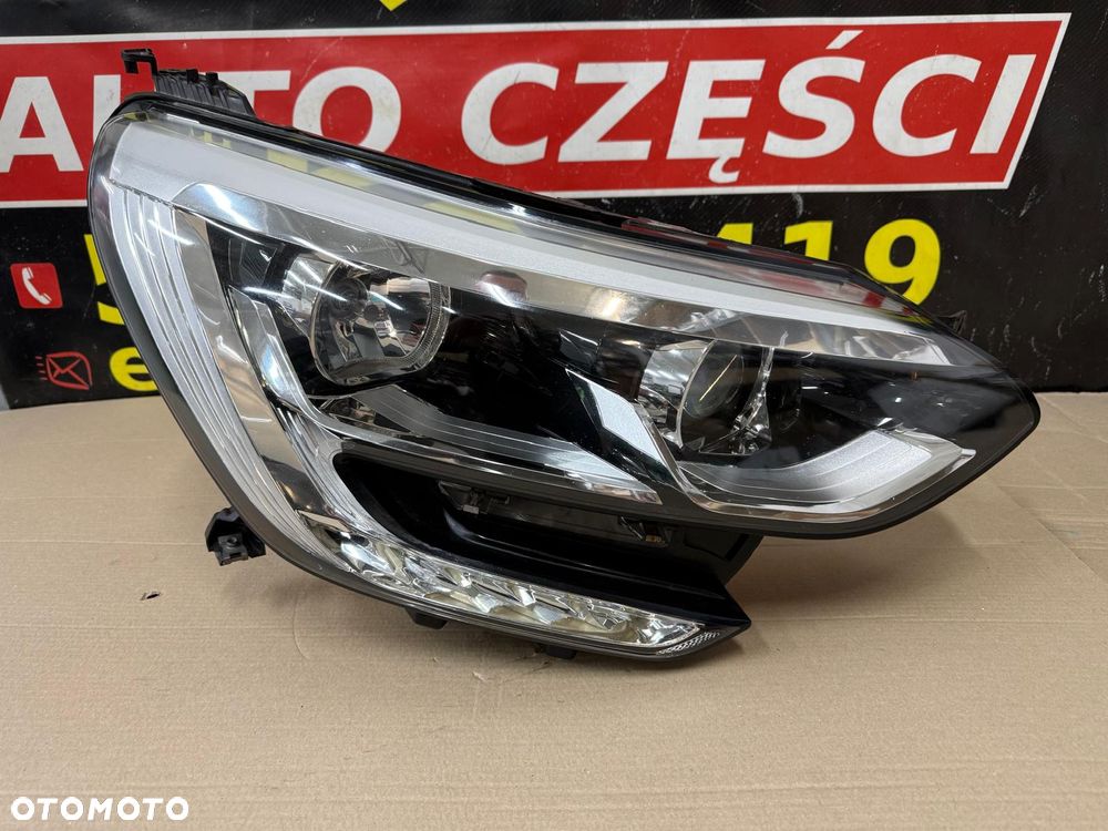 RENAULT MEGANE IV 16-19 LAMPA PRAWA PRZÓD SOCZEWKA LED 260102555R - 2