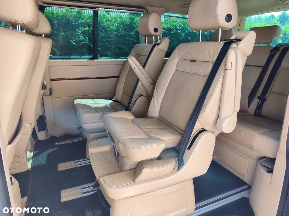 Volkswagen Multivan - 10