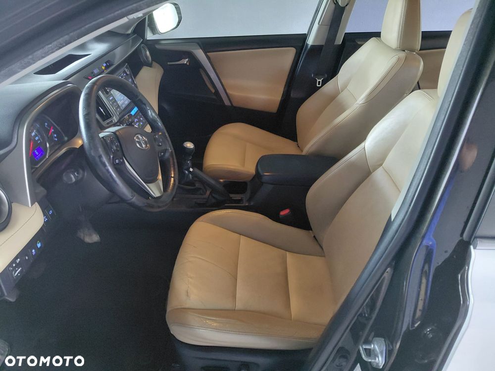 Toyota RAV4 2.0 D-4D Prestige - 12