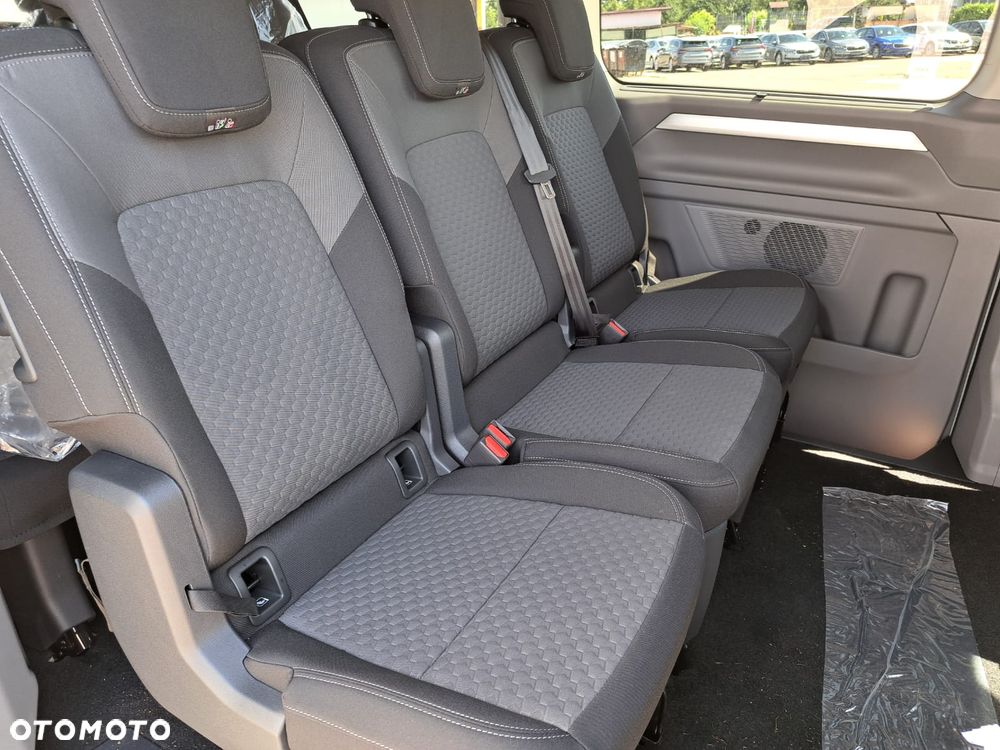 Volkswagen Caravelle - 18