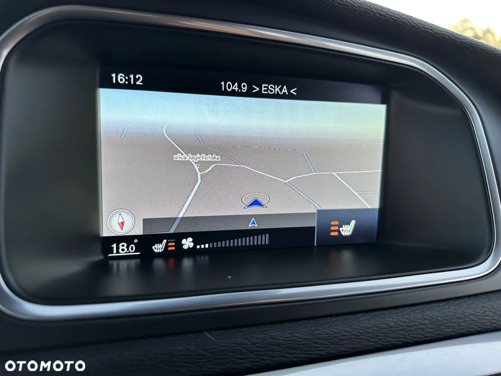 Volvo V40 Cross Country D2 Drive-E Ocean Race - 32