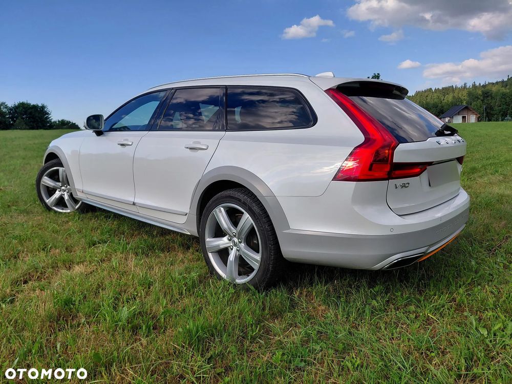 Volvo V90 Cross Country D5 AWD Ocean Race - 5